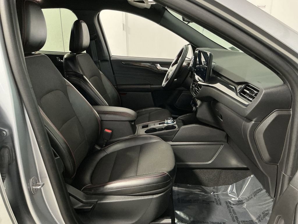 Used 2024 Ford Escape ST-Line w/ Tech Pack #1 image 33