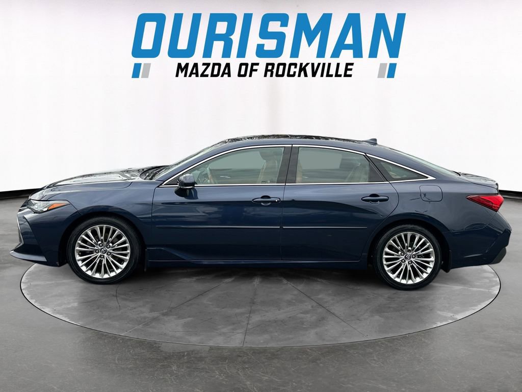 Used 2019 Toyota Avalon Limited image 3