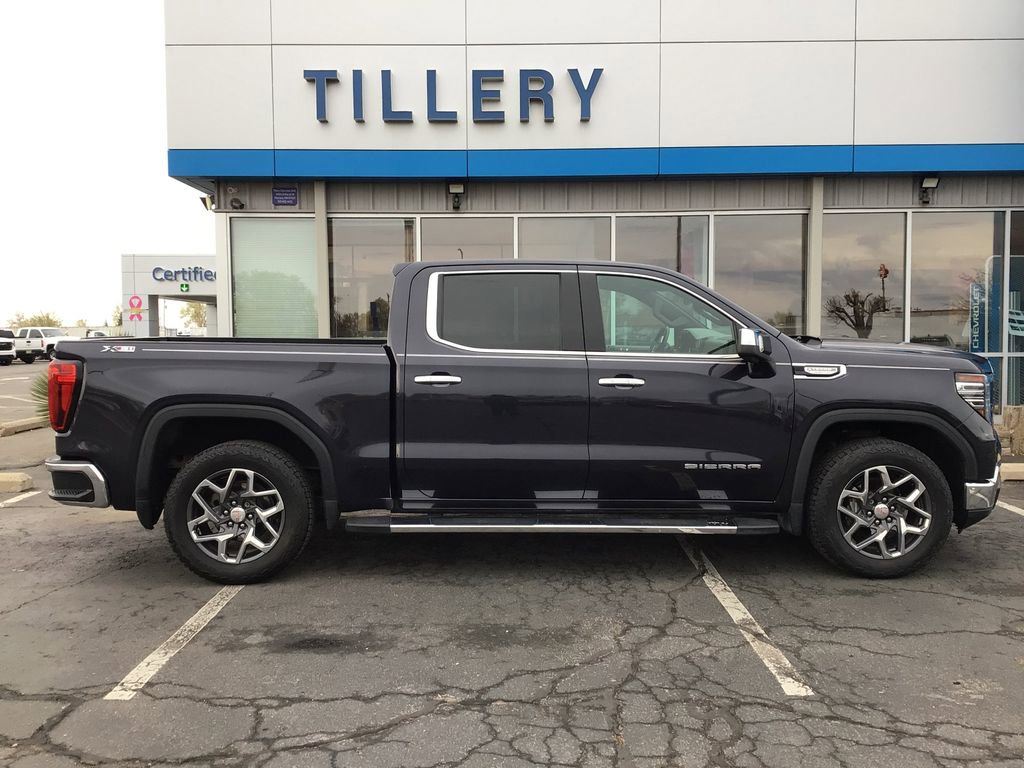 Used 2022 GMC Sierra 1500 SLT image 1