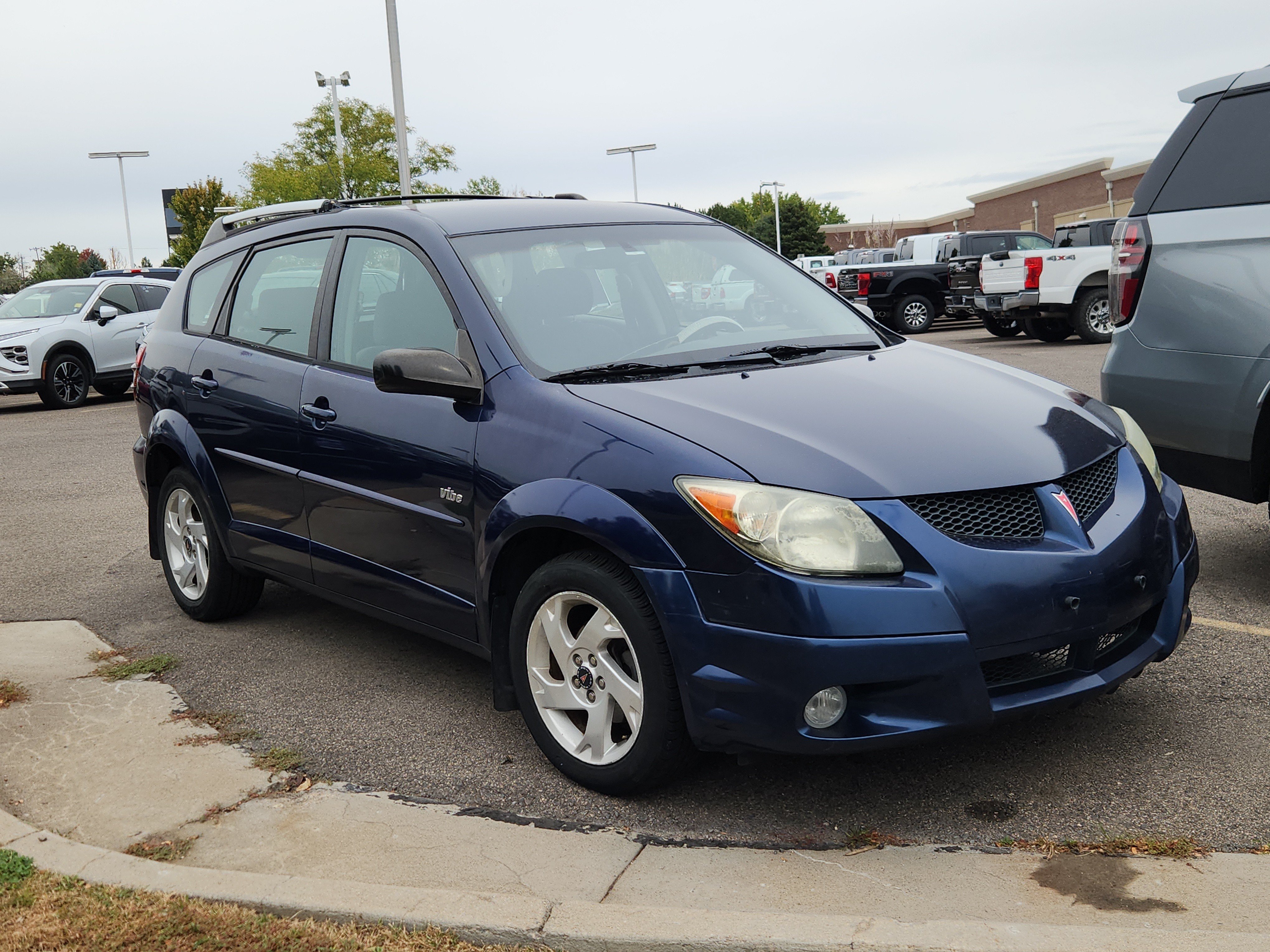 Used 2004 Pontiac Vibe w/ Power Group Value Package FWD image 3