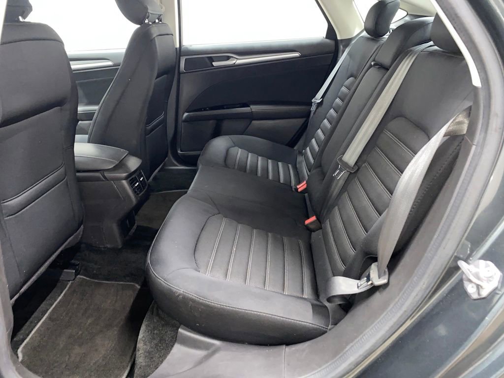 Used 2015 Ford Fusion SE image 15