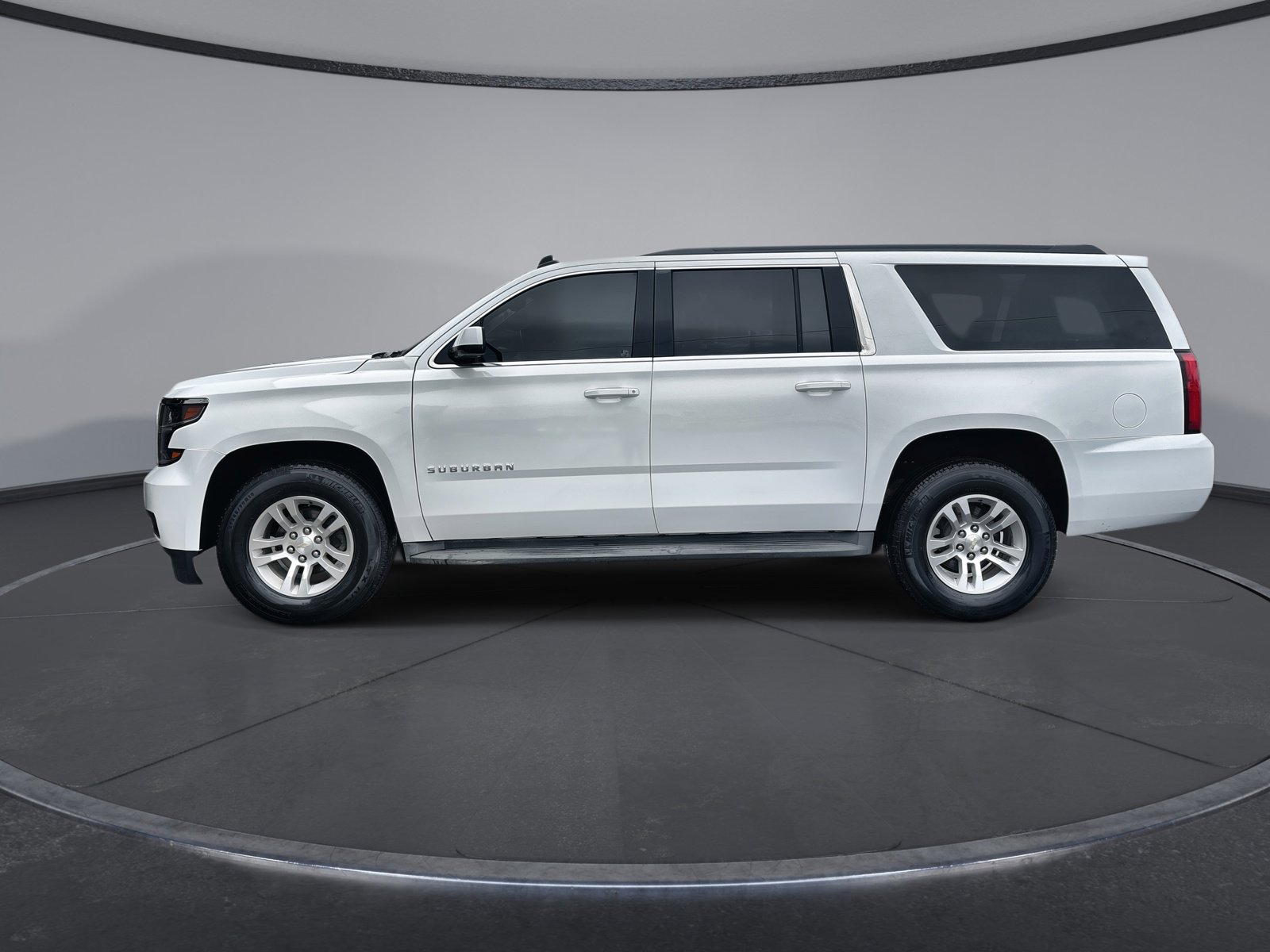 Used 2015 Chevrolet Suburban LT image 5