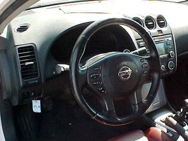 Used 2011 Nissan Altima 3.5 SR FWD image 22