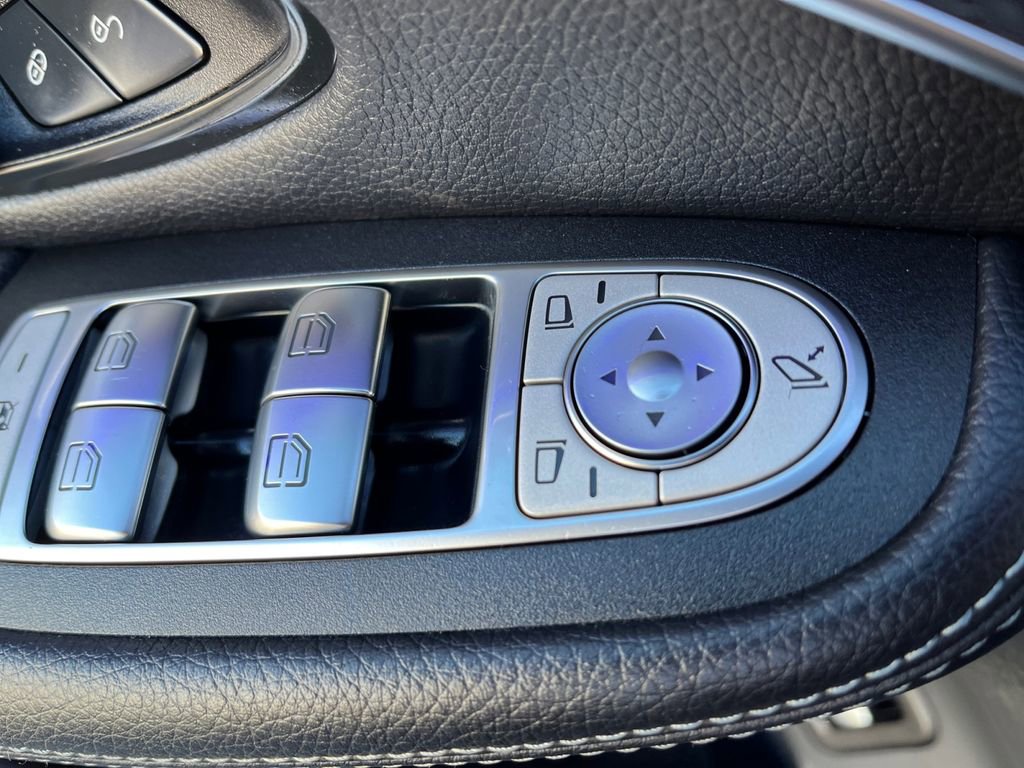 Certified 2022 Mercedes-Benz GLC 300 4MATIC w/ AMG Line image 22