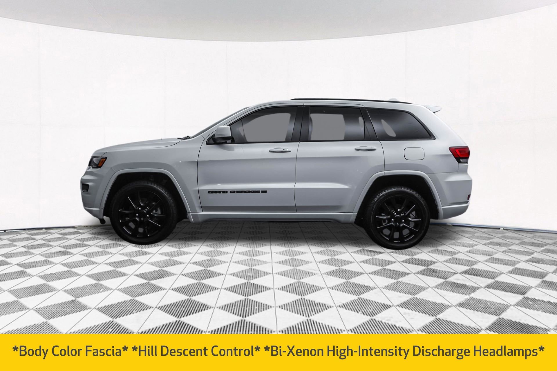 Used 2022 Jeep Grand Cherokee Laredo X AWD/4WD image 8