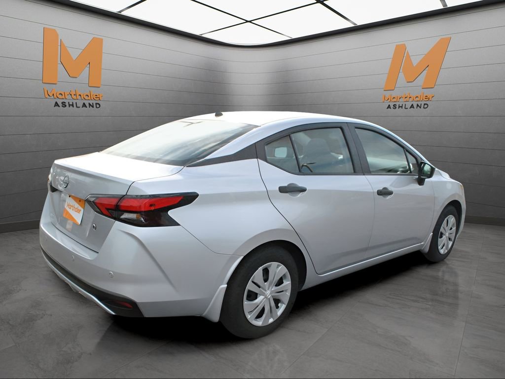 Used 2023 Nissan Versa S FWD image 4