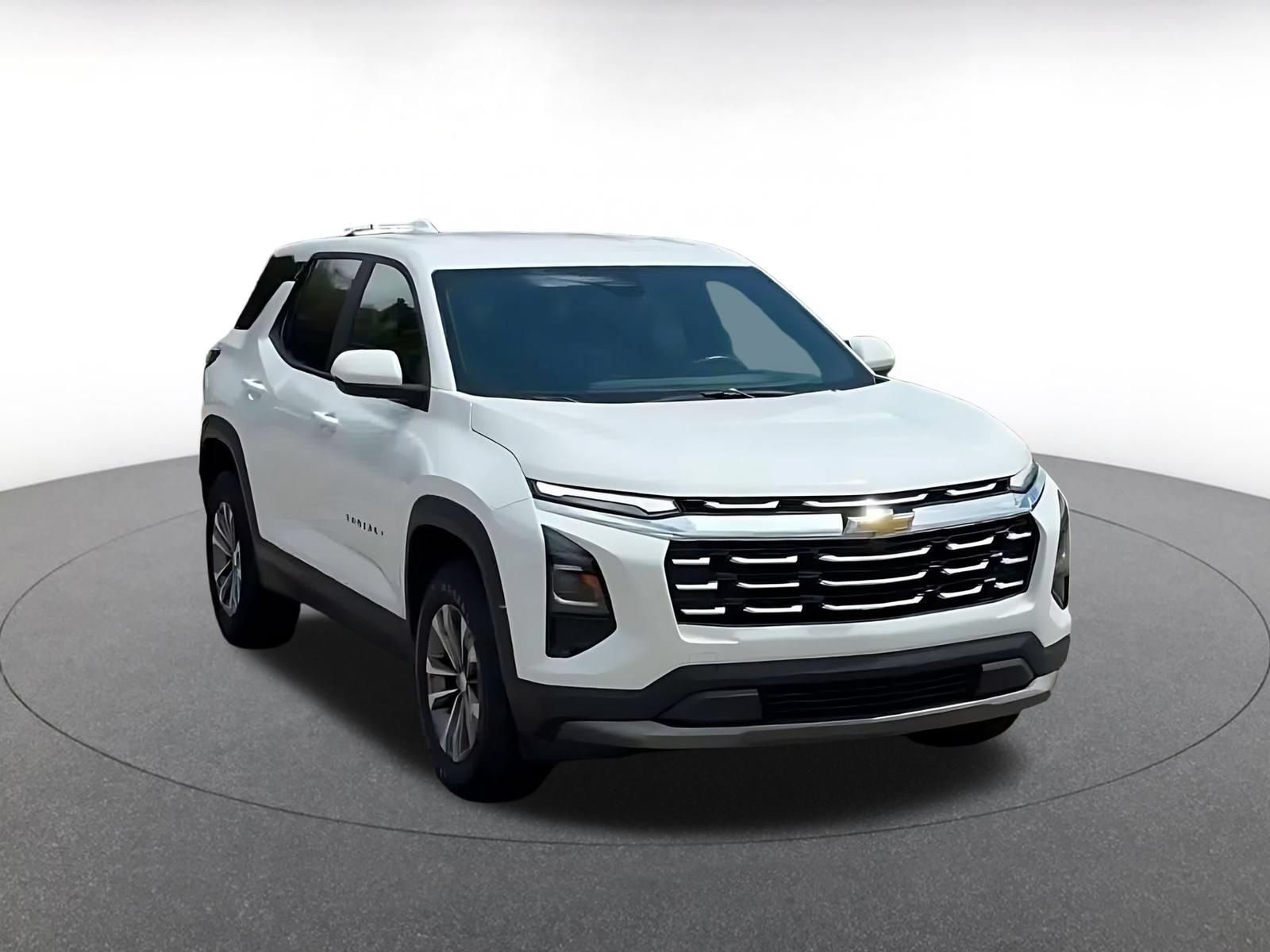 Used 2025 Chevrolet Equinox LT FWD image 3