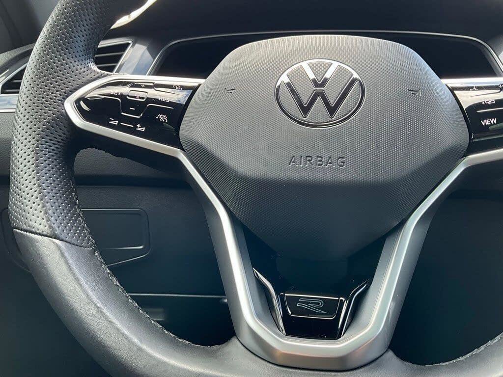 Used 2022 Volkswagen Tiguan SE R-Line image 22
