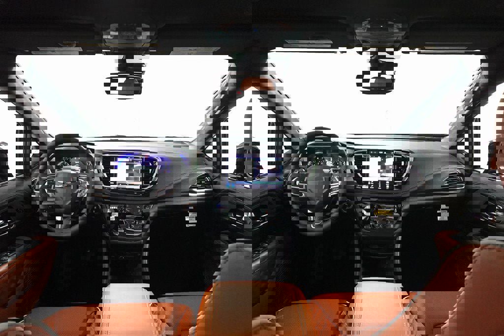 New 2026 Chrysler Pacifica Pinnacle image 6