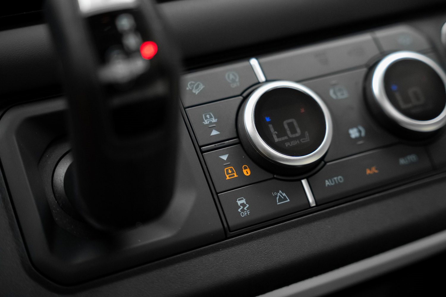 Used 2023 Land Rover Defender 130 First Edition image 51