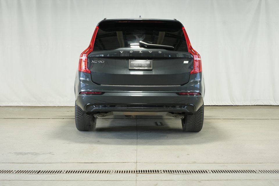 Used 2022 Volvo XC90 T8 R-Design w/ Advanced Package image 4