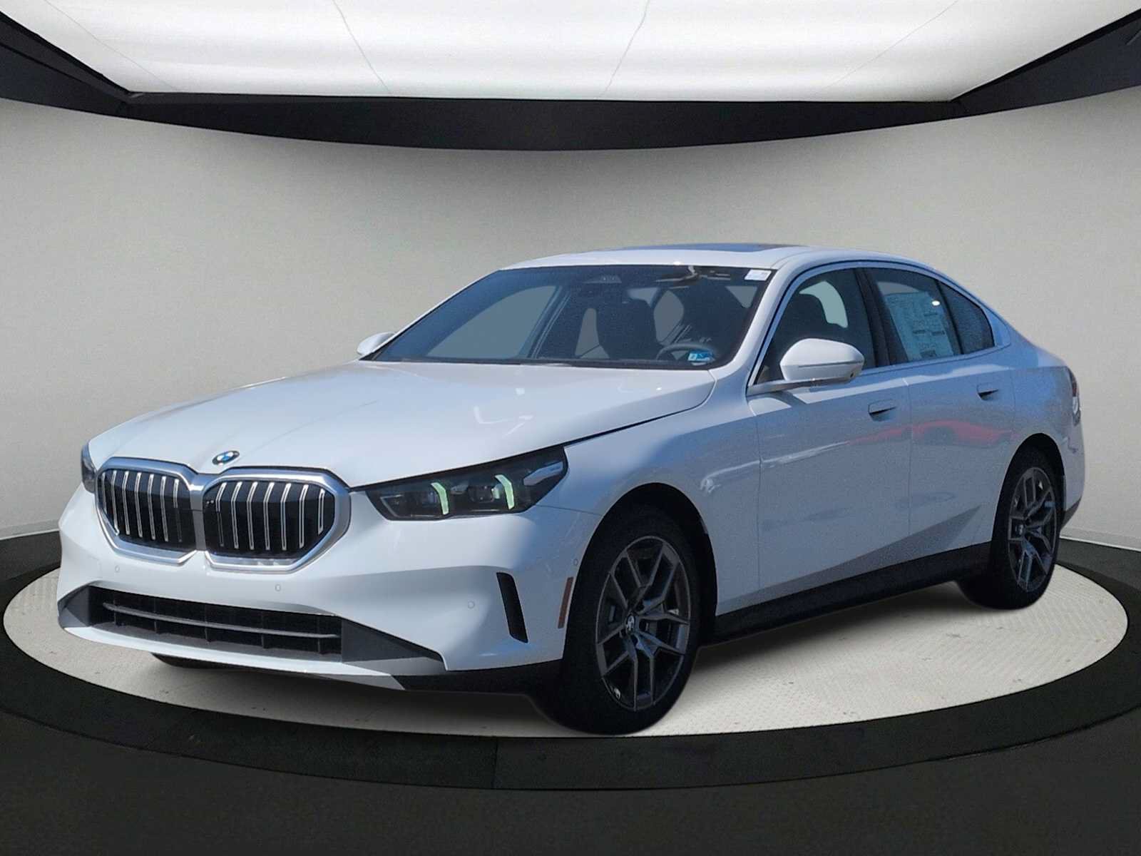 Used 2026 BMW 530i xDrive AWD/4WD image 4