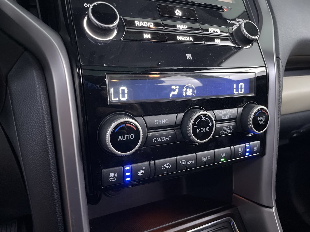 Used 2019 Subaru Ascent Touring AWD/4WD image 17