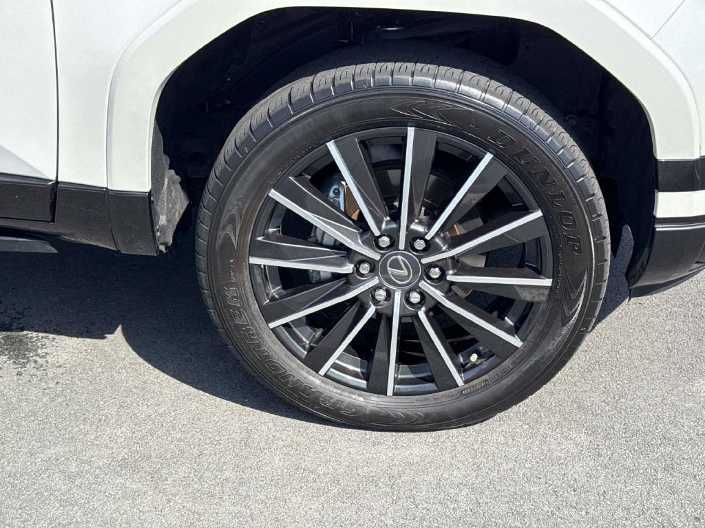 Used 2024 Lexus GX 550 w/ Accessory Package (2T) AWD/4WD image 14