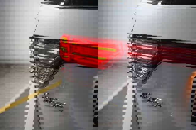 Used 2016 Honda Odyssey Touring Elite image 11