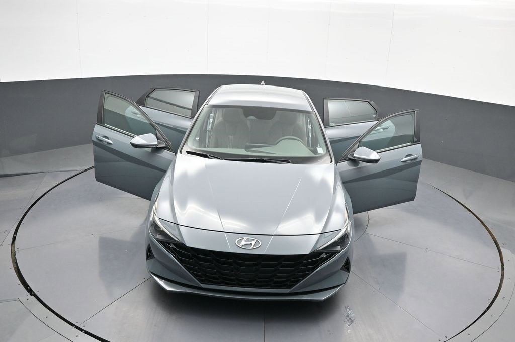 Certified 2022 Hyundai Elantra SEL w/ Cargo Package image 45