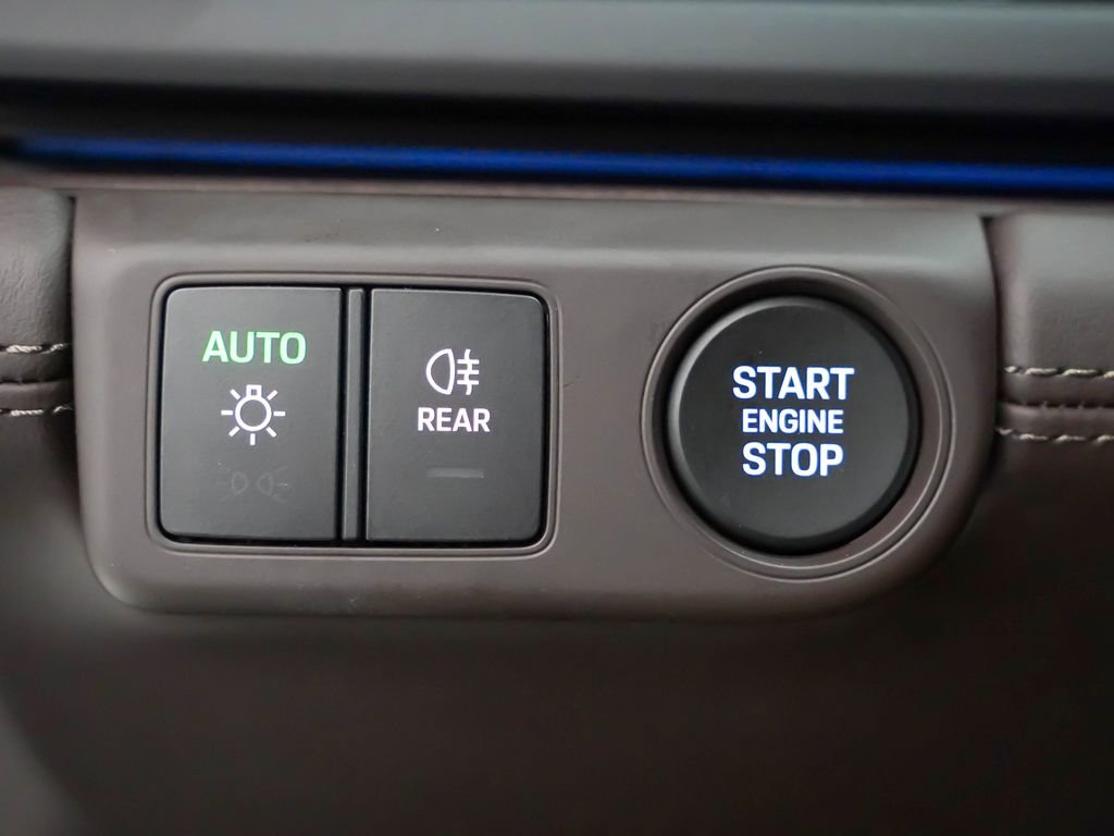 Certified 2025 Porsche Panamera 4 AWD/4WD image 17