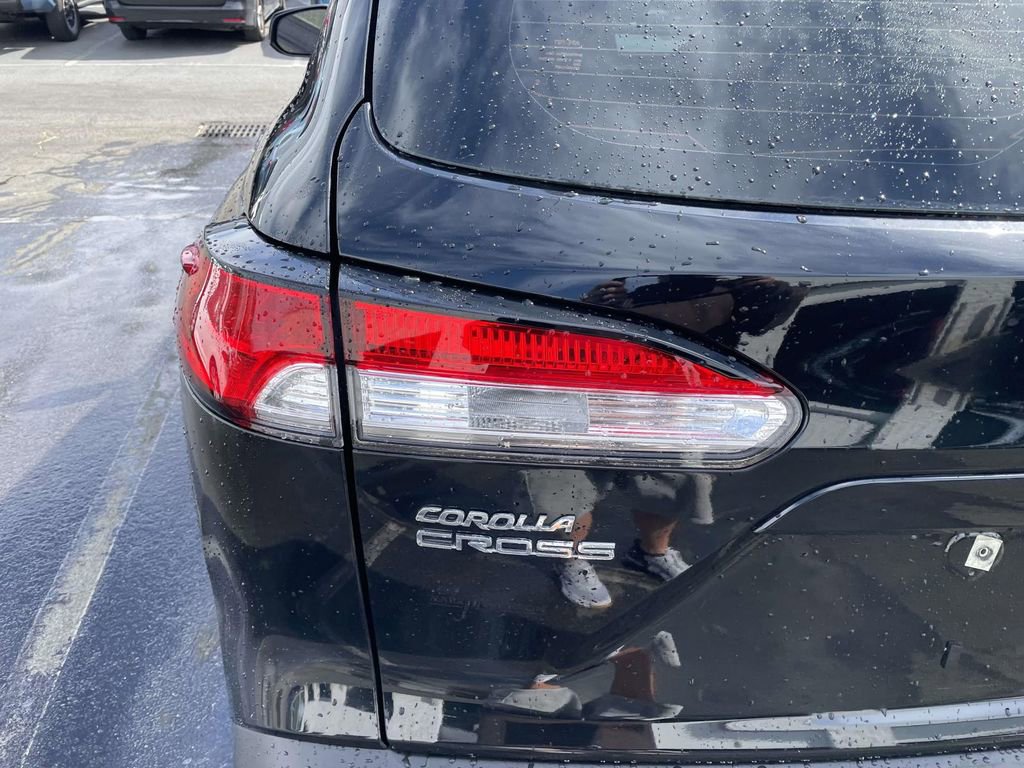Used 2023 Toyota Corolla Cross L image 19