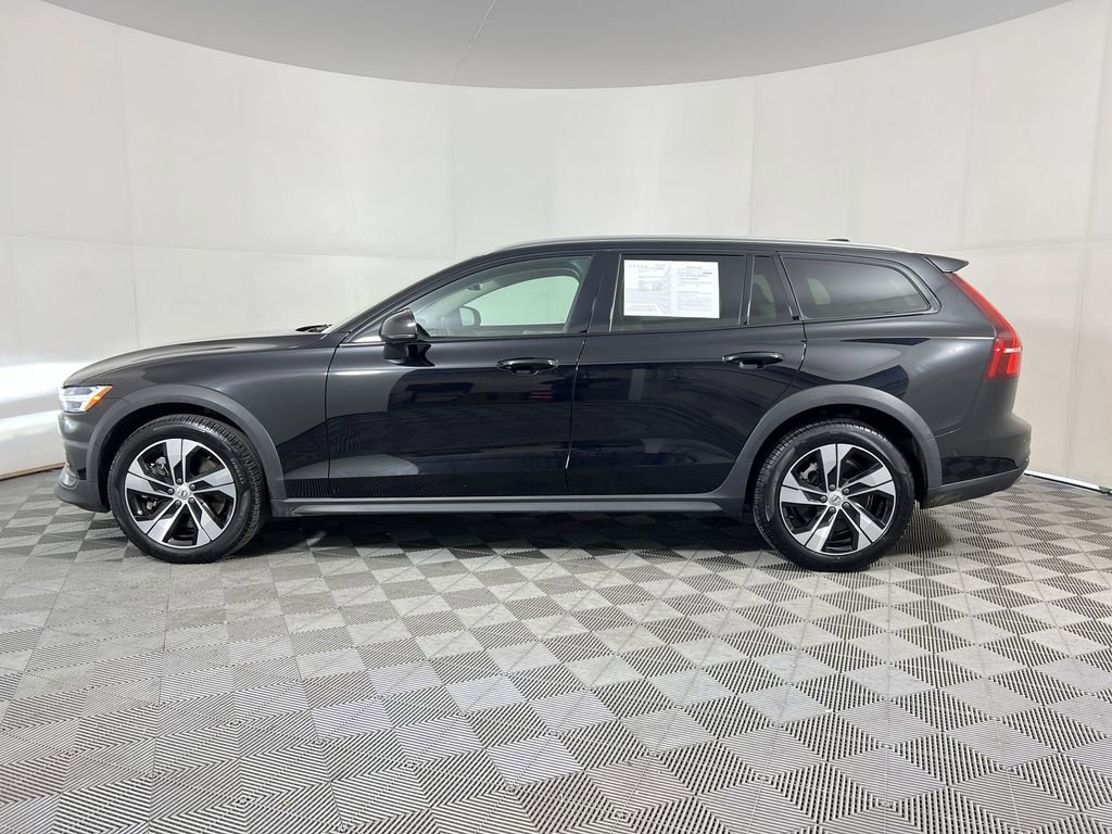 Certified 2024 Volvo V60 B5 Cross Country Plus image 7