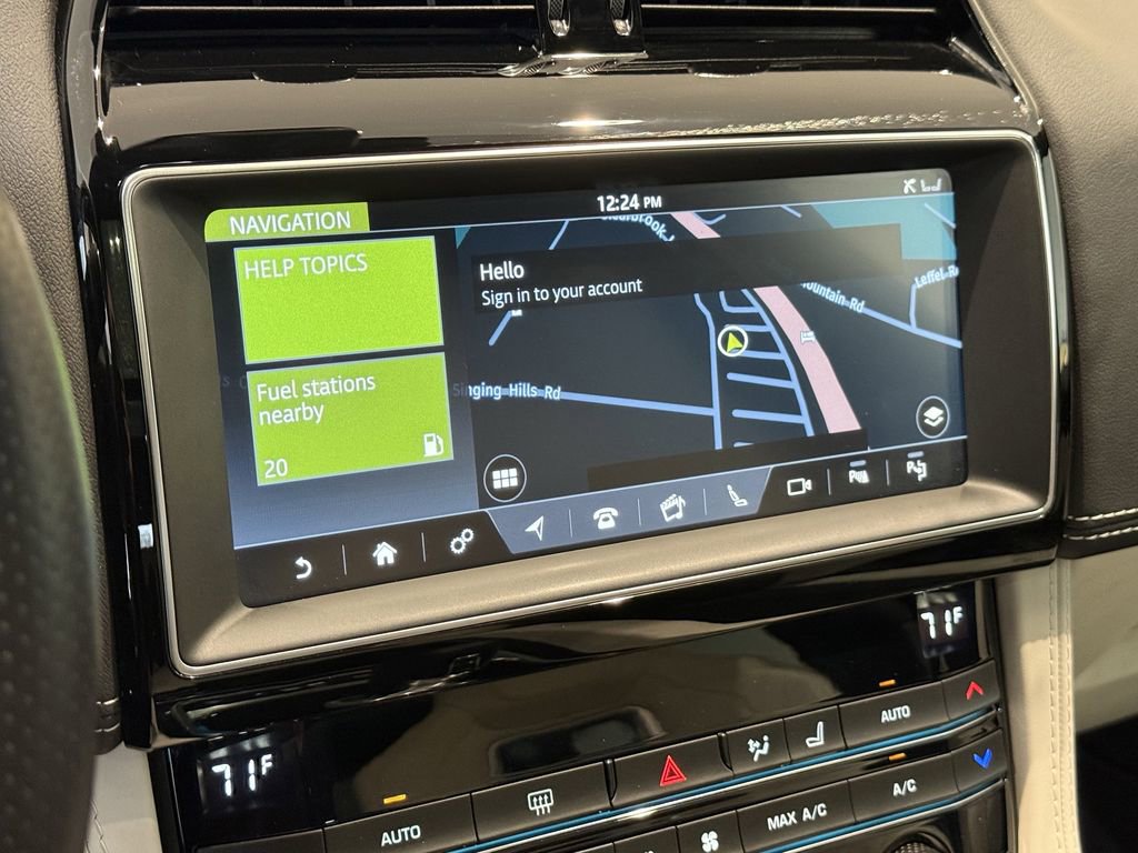 Used 2020 Jaguar F-PACE SVR image 27