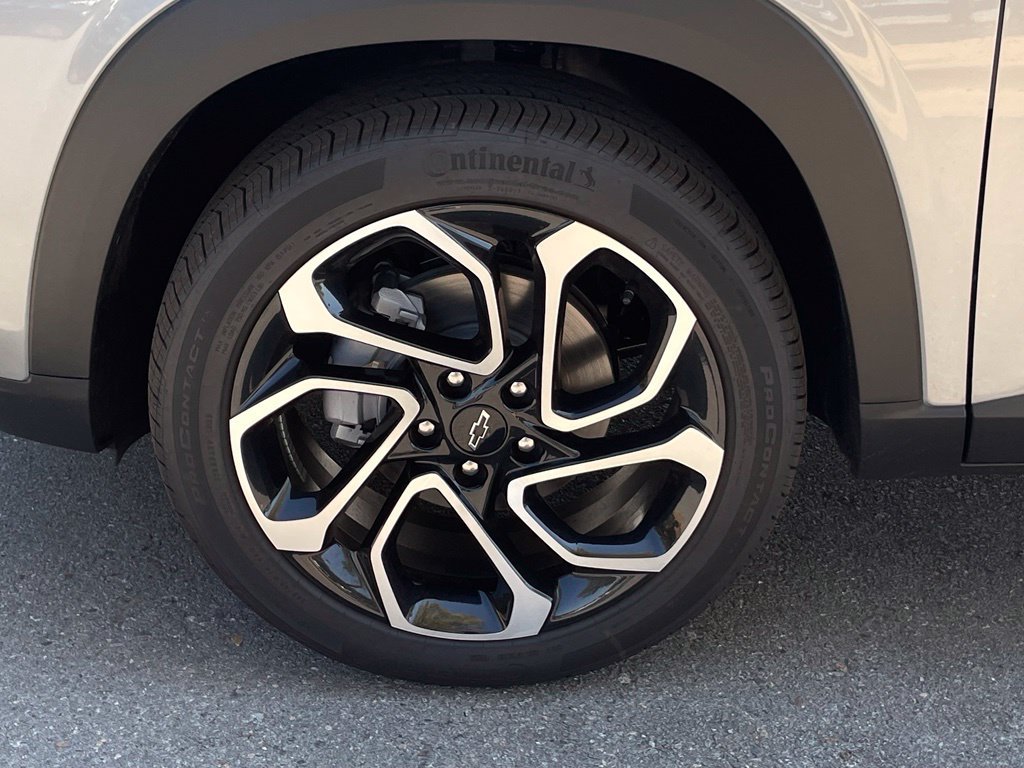New 2026 Chevrolet Trax RS w/ Driver Confidence Package FWD image 32