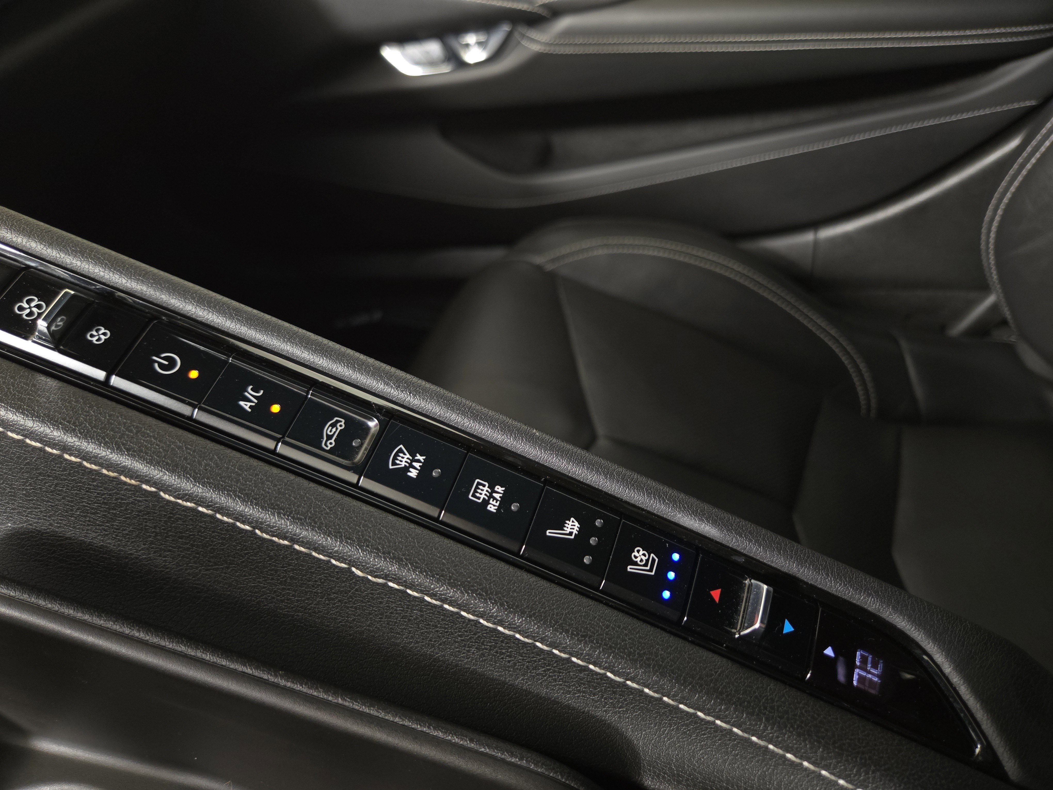 Certified 2020 Chevrolet Corvette Stingray Preferred Cpe w/ 2LT Preferred Equipment Group image 31