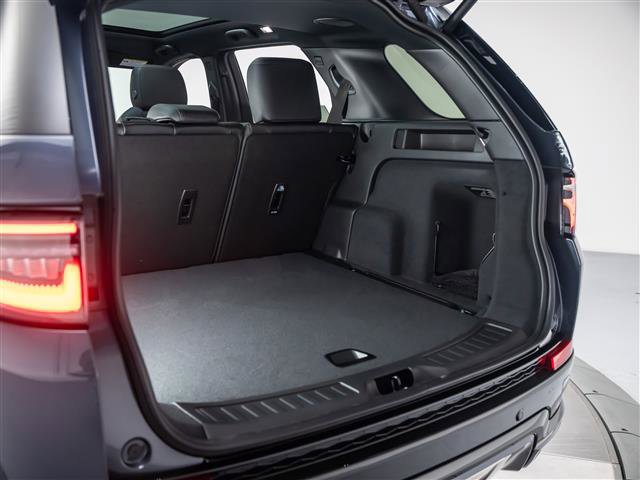 New 2026 Land Rover Discovery Sport Landmark AWD/4WD image 33