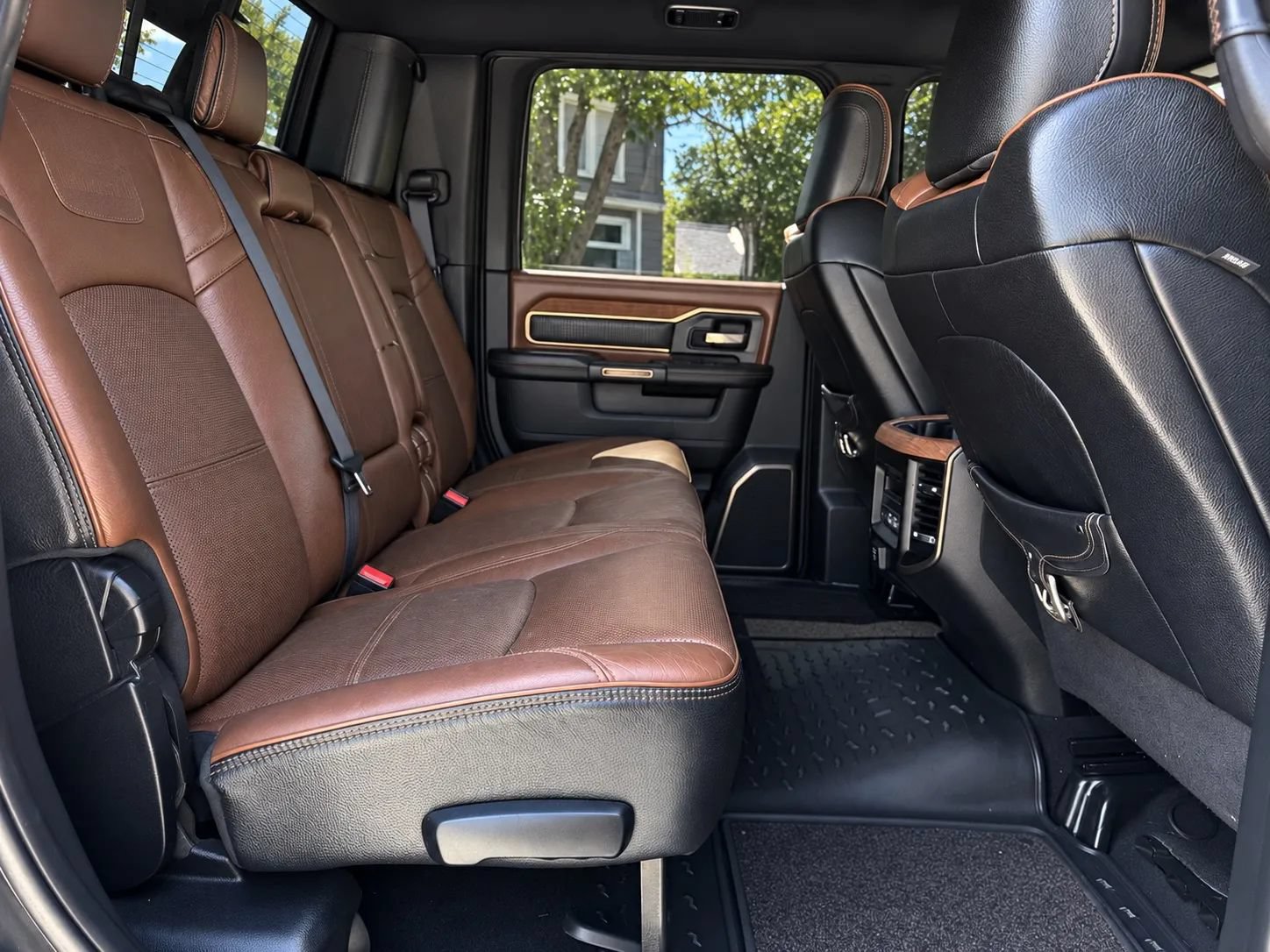 Used 2022 RAM 3500 Limited AWD/4WD image 11