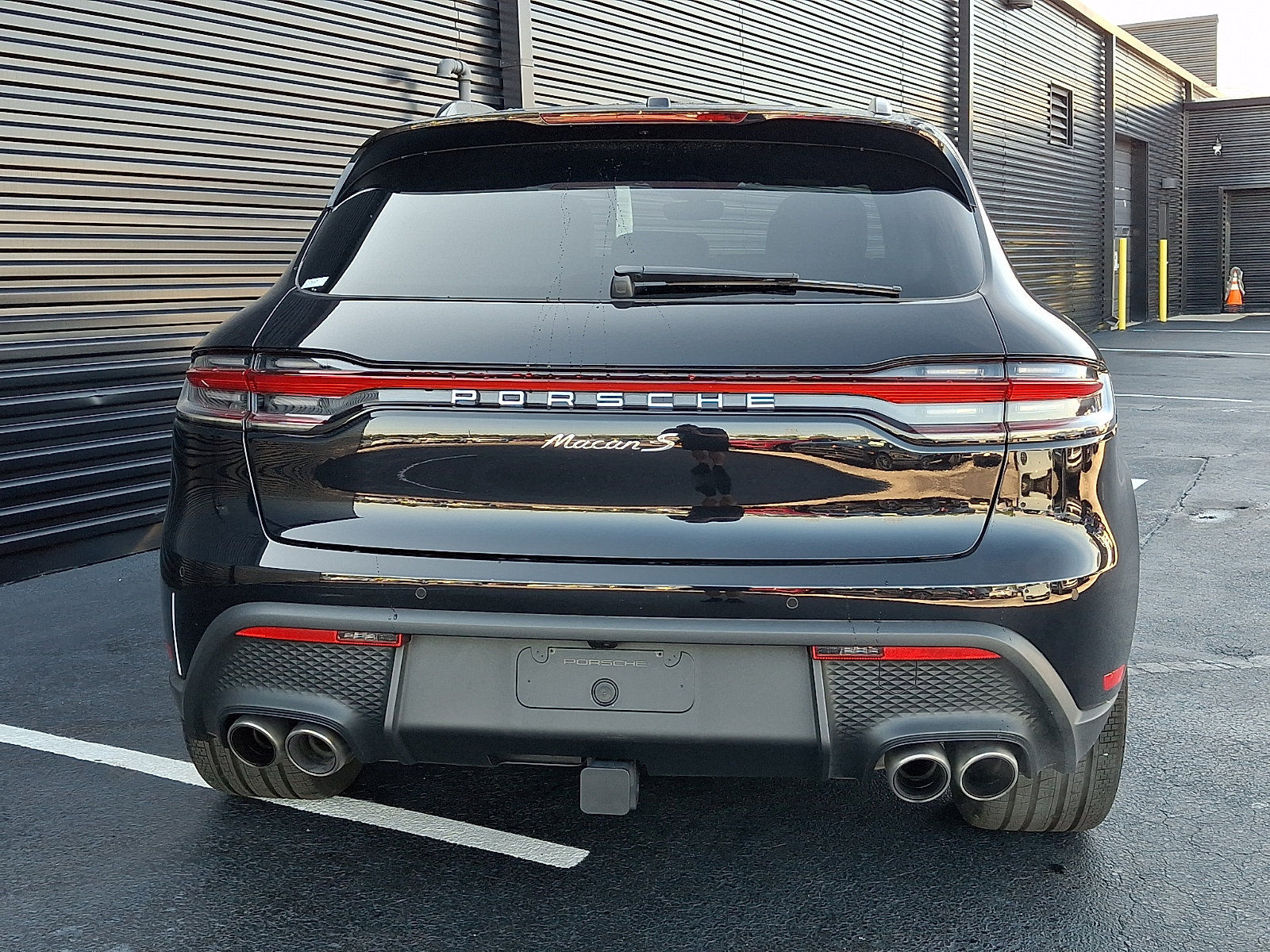 Certified 2024 Porsche Macan S AWD/4WD image 6