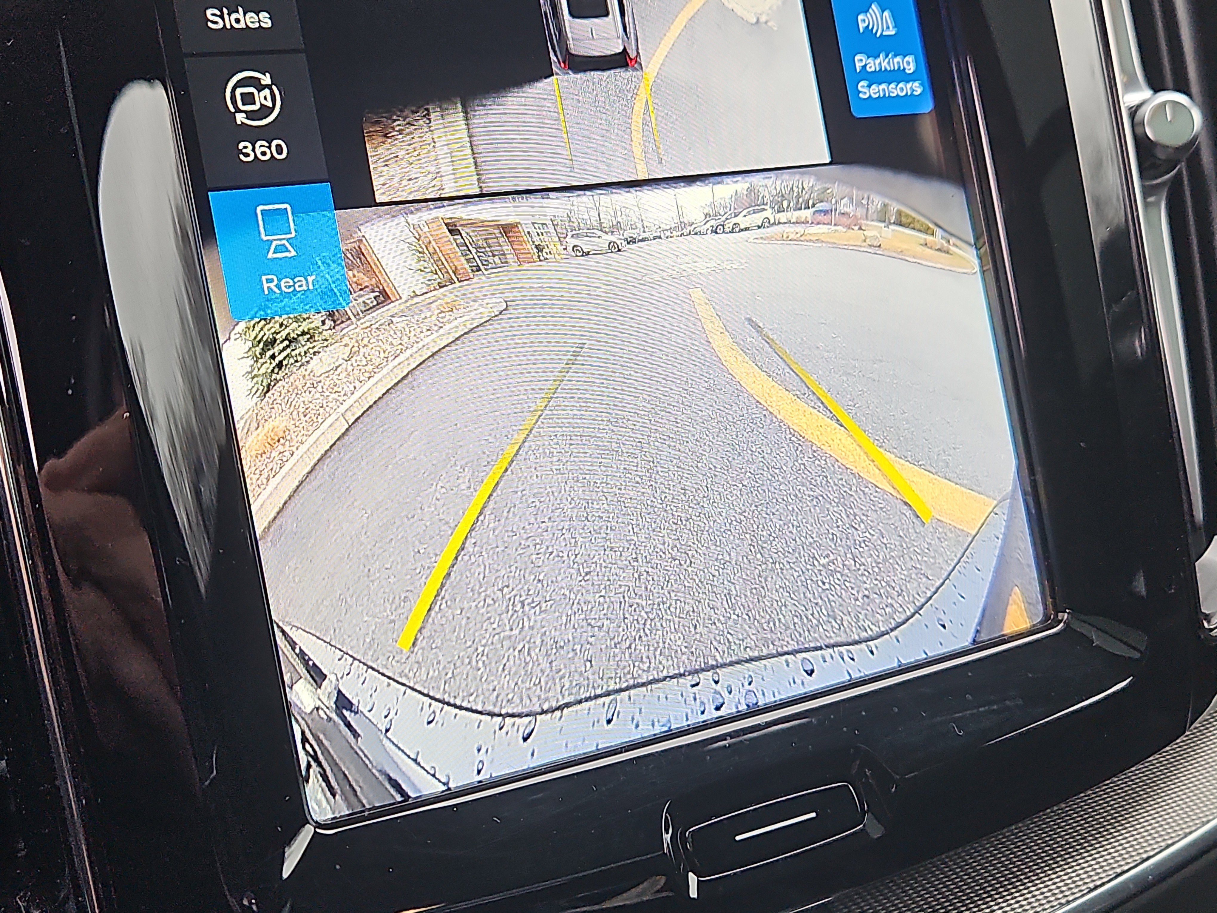 Used 2025 Volvo XC60 B5 Ultra image 9