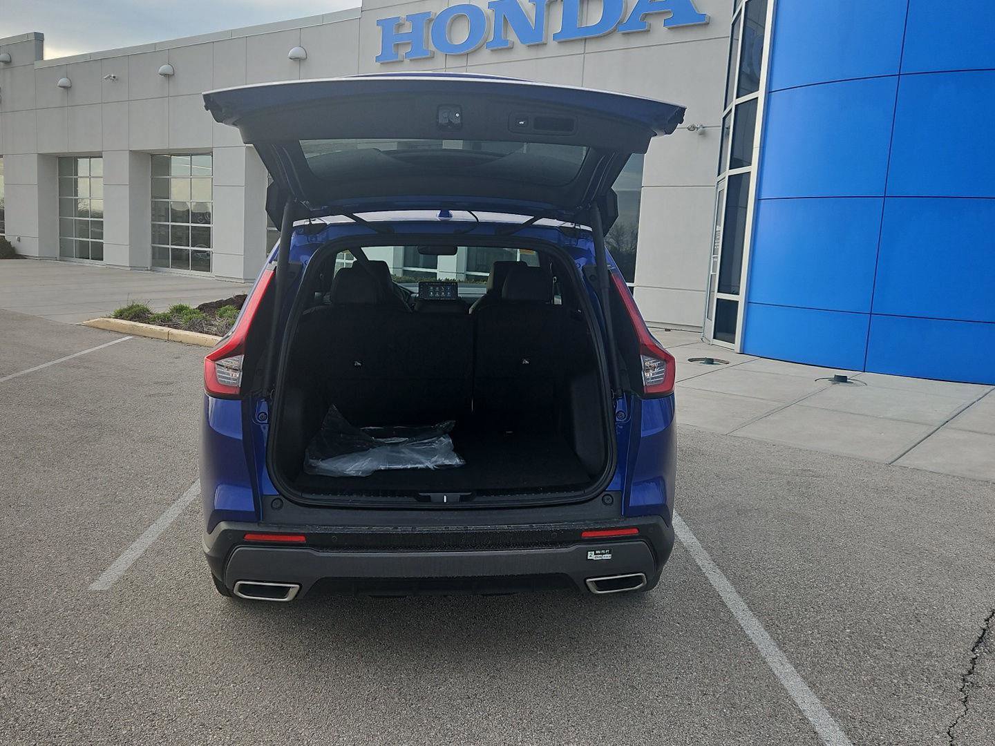 Used 2024 Honda CR-V Sport Touring image 17