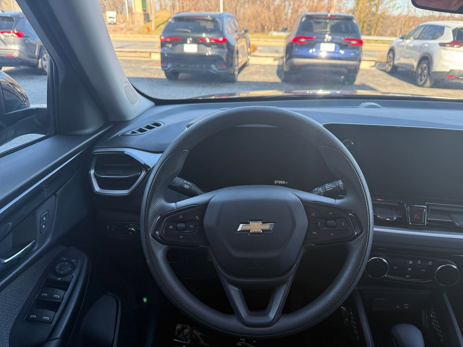 Used 2025 Chevrolet TrailBlazer LT image 35