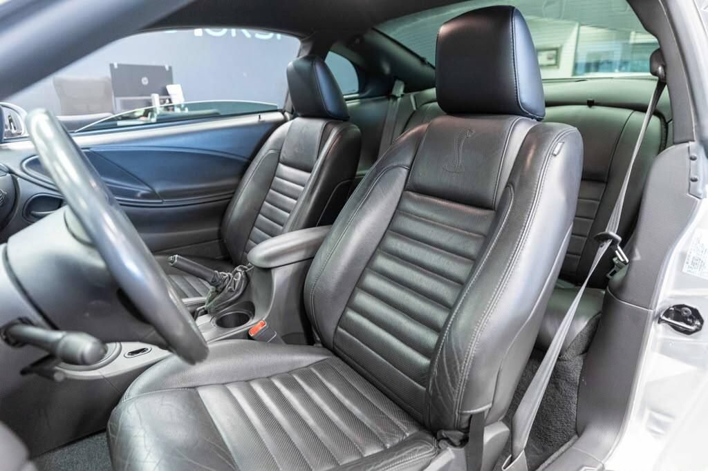 Used 2004 Ford Mustang Cobra RWD image 7
