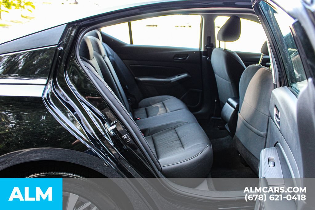 Used 2025 Nissan Altima 2.5 SV FWD image 17