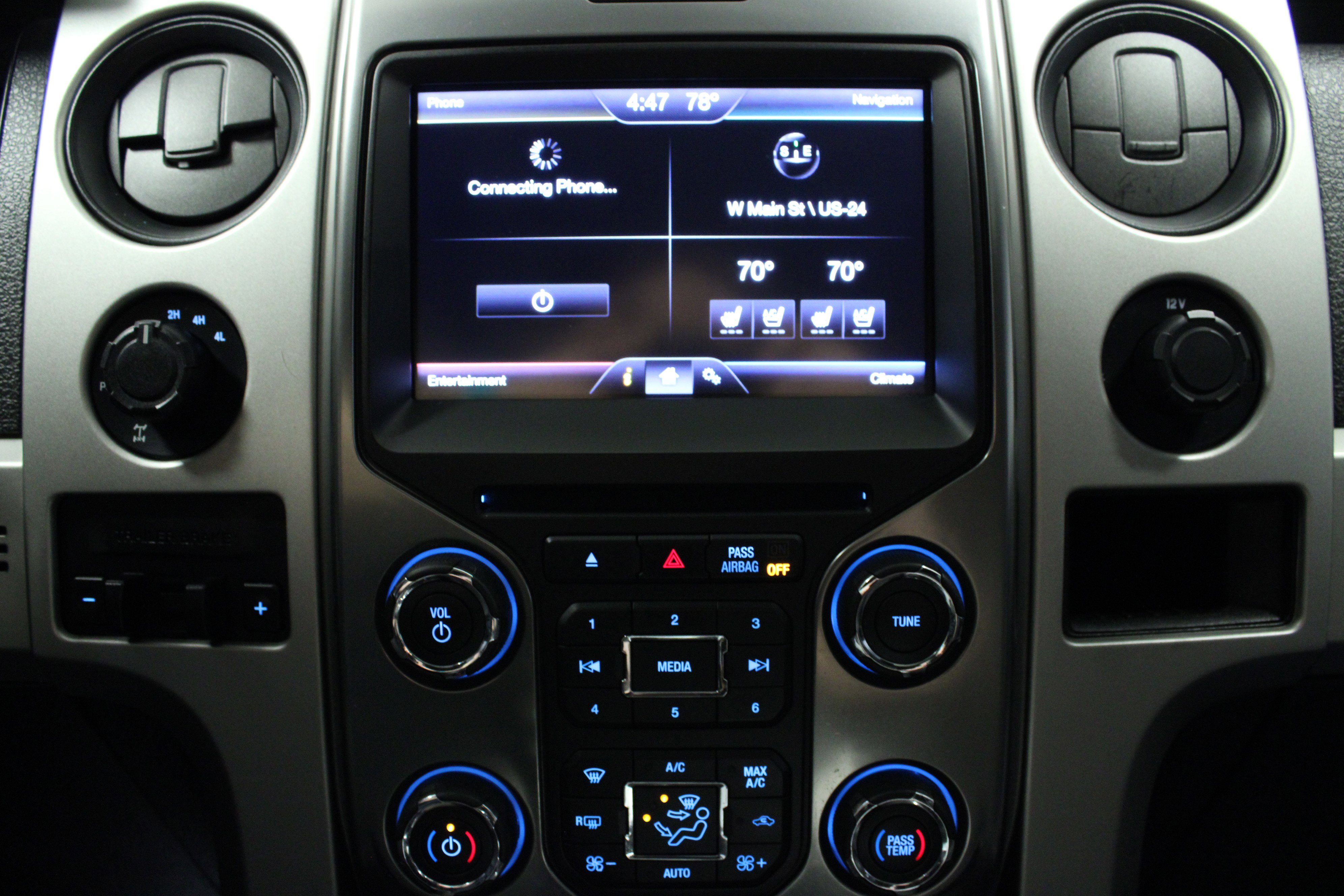 Used 2014 Ford F150 Raptor w/ Equipment Group 801A Luxury AWD/4WD image 22