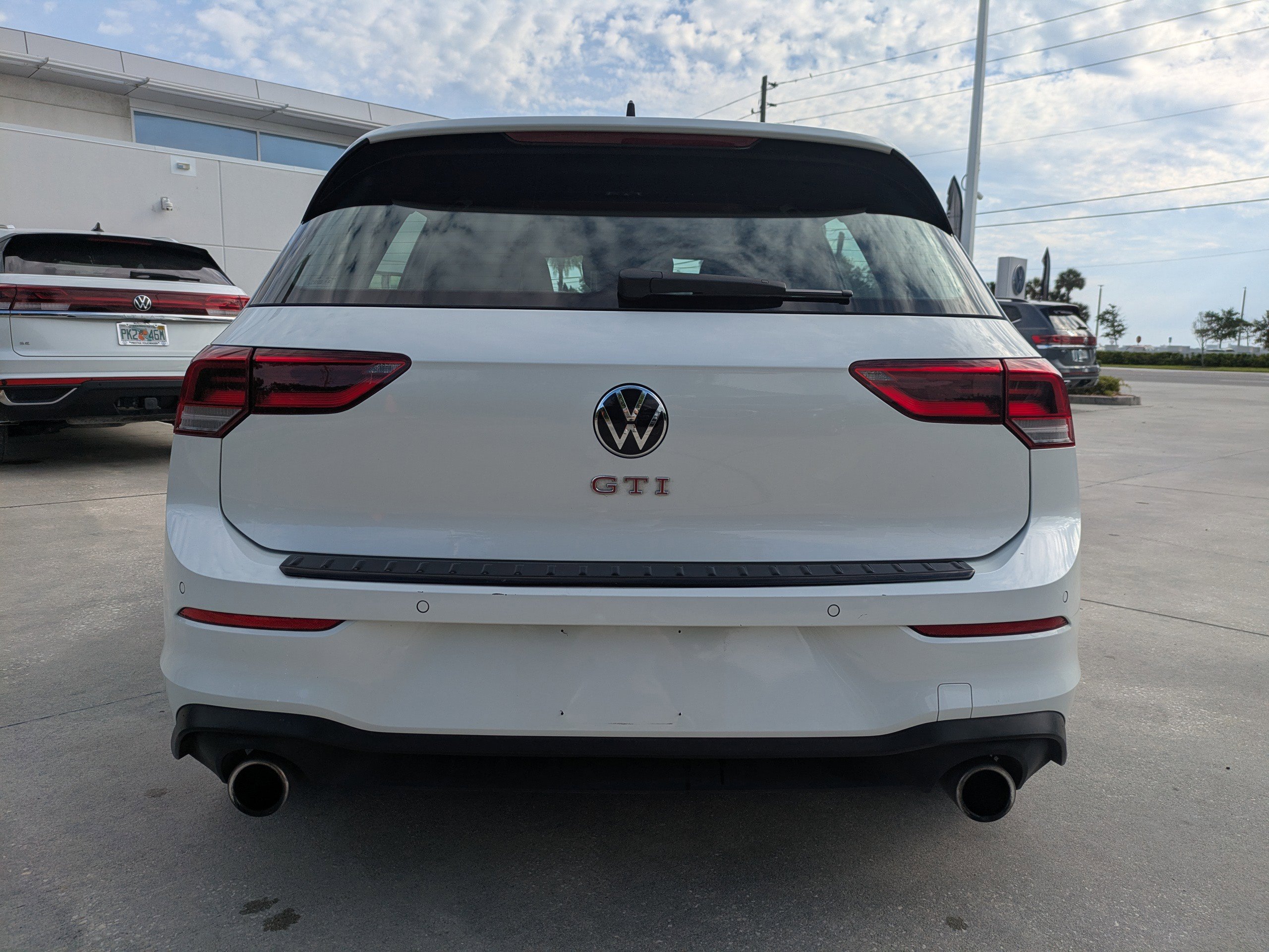 Certified 2023 Volkswagen GTI SE FWD image 5