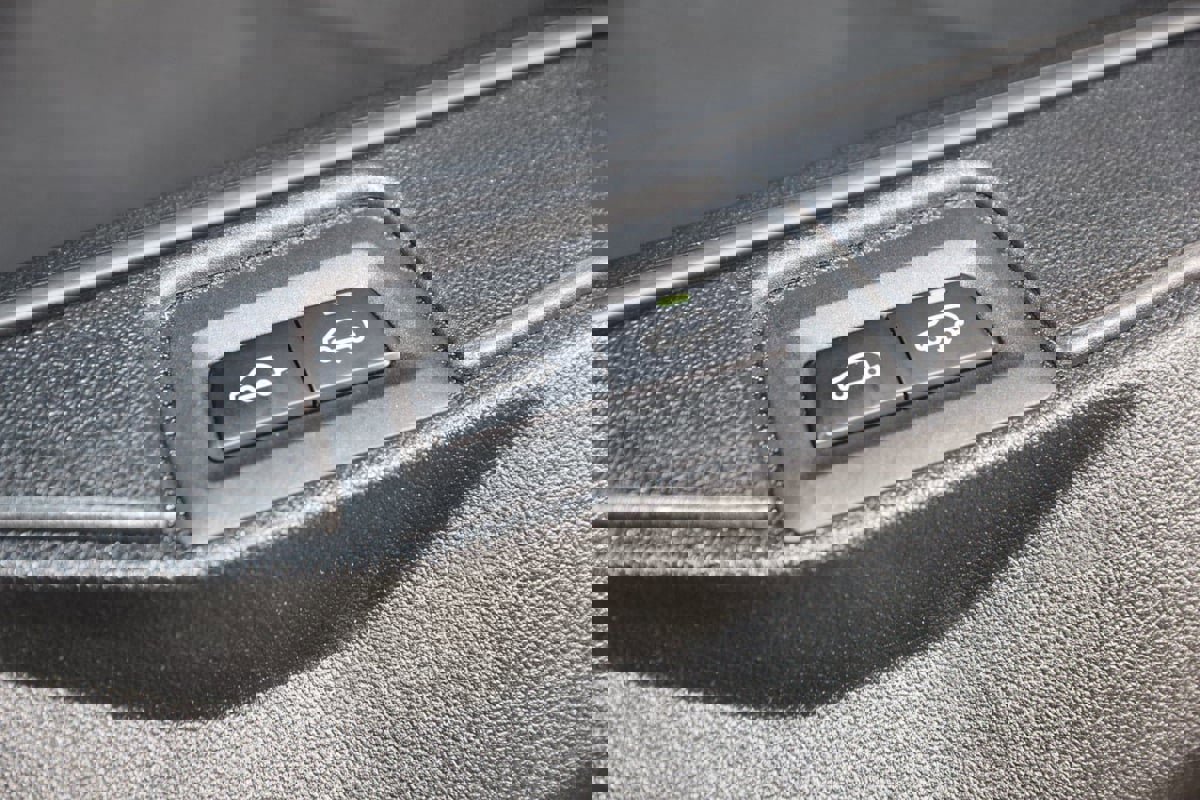 Used 2022 BMW X7 xDrive40i w/ Premium Package image 59