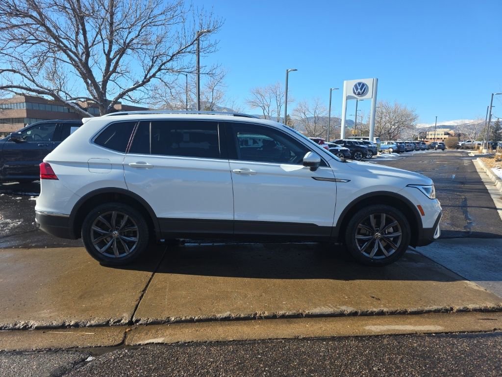 Certified 2022 Volkswagen Tiguan SE w/ Panoramic Sunroof Package image 8