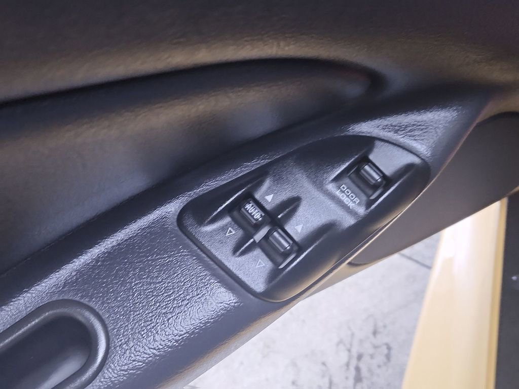 Used 2002 Chrysler Prowler RWD image 12