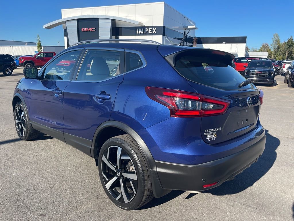 Used 2020 Nissan Rogue Sport SL w/ Premium Package image 3