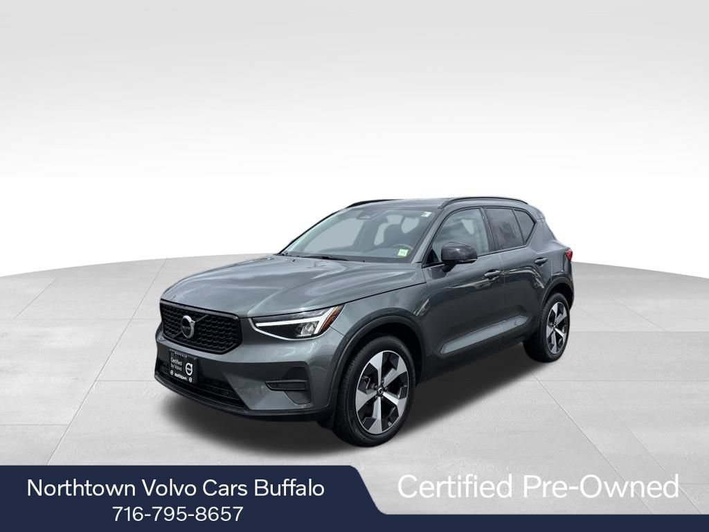 Certified 2026 Volvo XC40 B5 Core w/ Climate Package AWD/4WD video 1