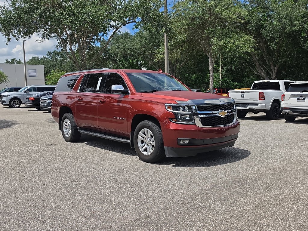 Used 2017 Chevrolet Suburban LT w/ Luxury Package RWD image 2