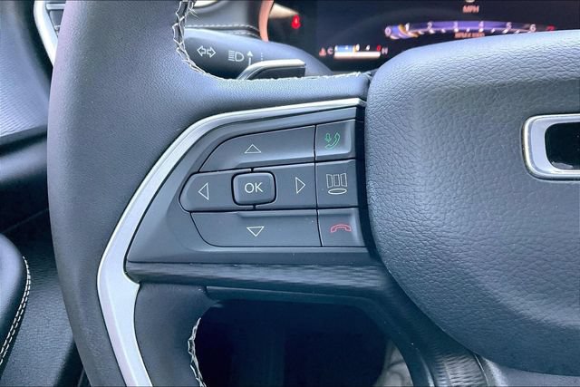 Used 2023 Jeep Grand Cherokee Altitude AWD/4WD image 20