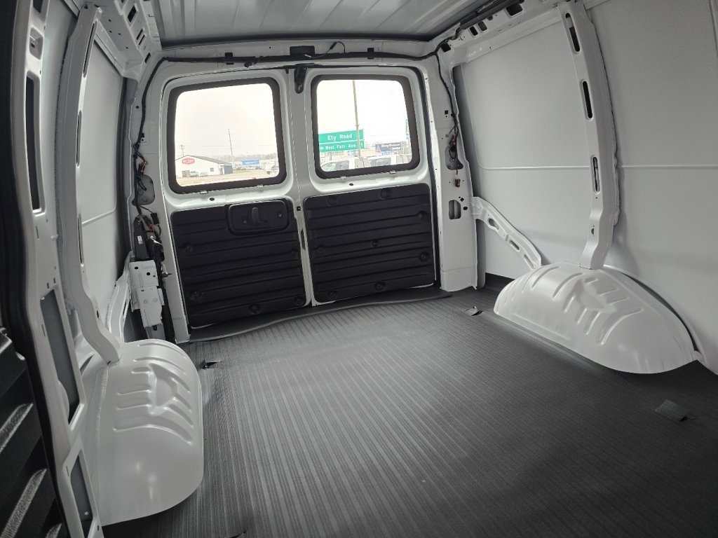 New 2025 Chevrolet Express 2500 image 10