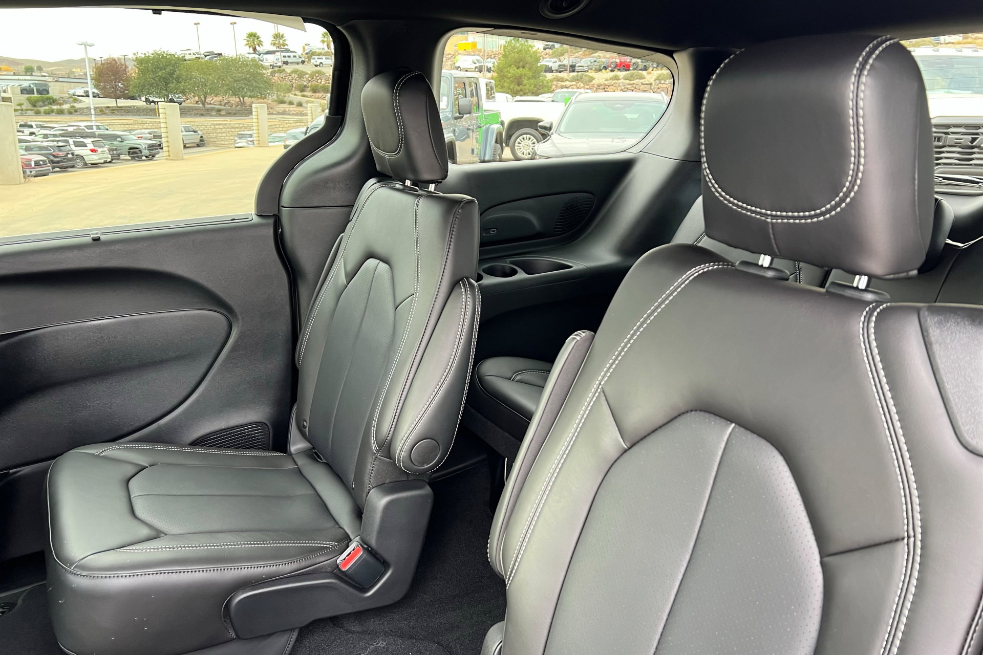 New 2026 Chrysler Pacifica Select FWD image 19