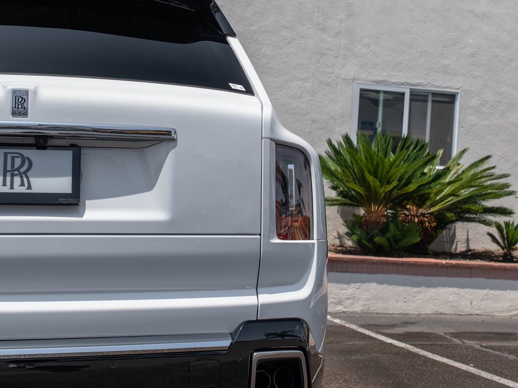 Used 2025 Rolls-Royce Cullinan AWD/4WD image 45