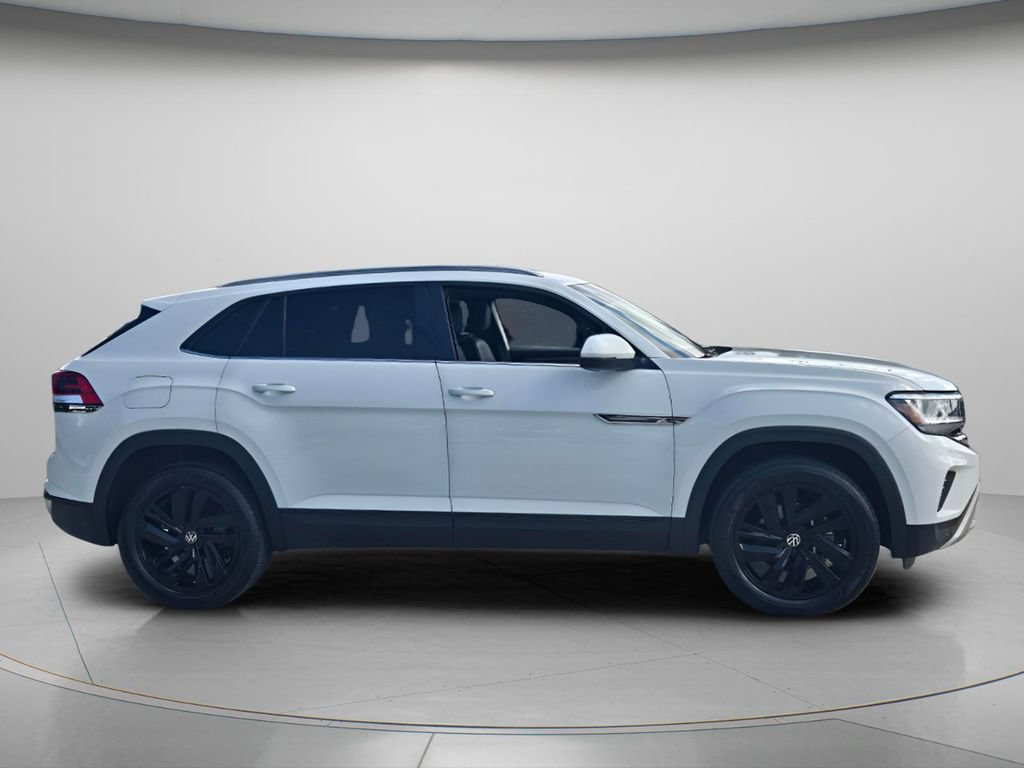 Used 2022 Volkswagen Atlas Cross Sport SE AWD/4WD image 4