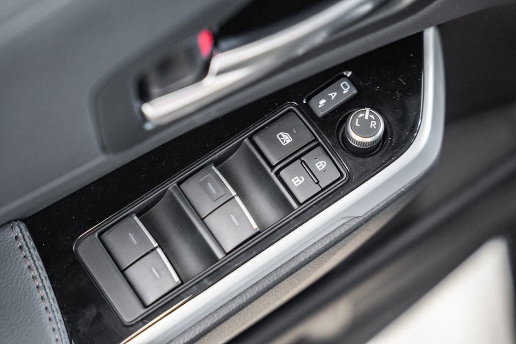 New 2026 Toyota Sienna Platinum image 44