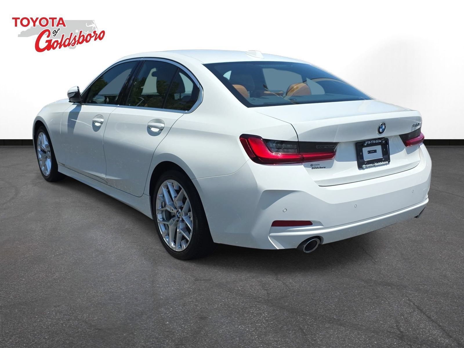 Used 2025 BMW 330i Sedan RWD image 7