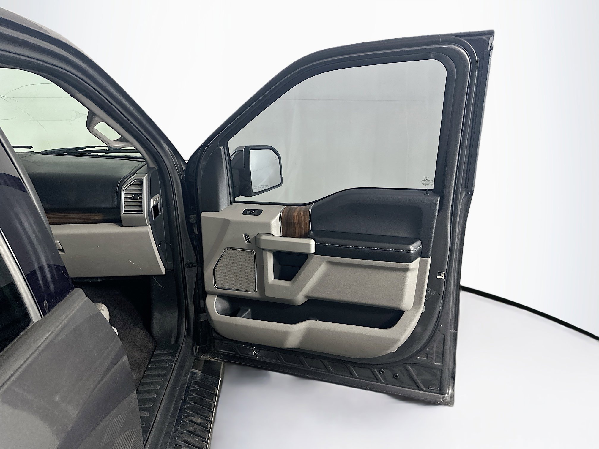 Used 2016 Ford F150 Lariat RWD image 33